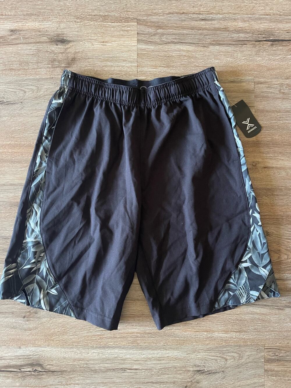 Xersion Basketball Shorts with Palm Leaves Size Small